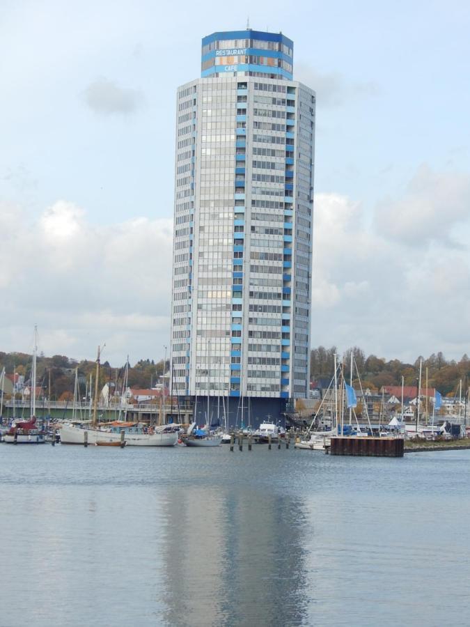 Ferienwohnung Im Wikingturm Schleswig Exterior foto